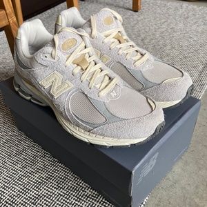 New Balance 2002R shoes